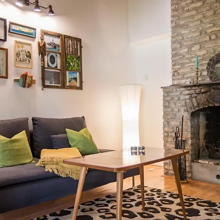 Beautiful With Five Bicycles Included Apartment *