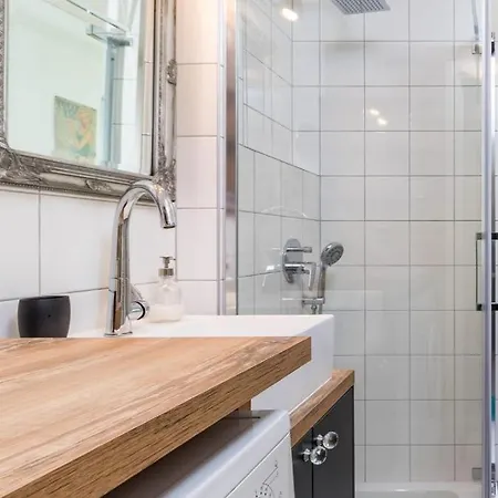 Apartment Beautiful With Five Bicycles Included *