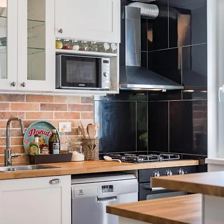 Apartment Beautiful With Five Bicycles Included *