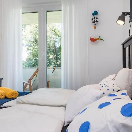 Beautiful With Five Bicycles Included Apartment *