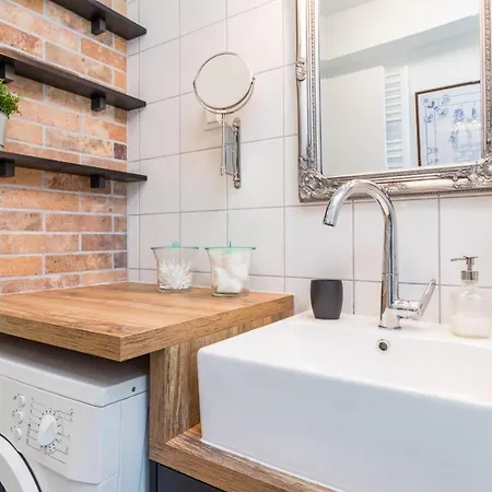 Beautiful With Five Bicycles Included Ρόβινι